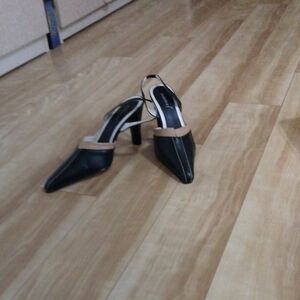 Elegant Black and Tan Women's Heels